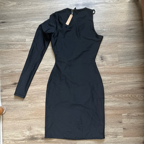 SKIMS Black One-Shoulder Dress with Cut-Out Design - Picture 2 of 6